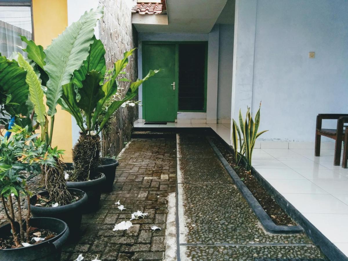 Hotel Gunung Slamet Пурвокерто Екстериор снимка